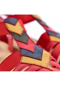 Komfortowe sandały damskie wsuwane z gumkami czerwone Rieker 60804-33. Zapięcie: bez zapięcia. Kolor: czerwony #6