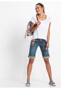 bonprix - Szorty dżinsowe mid waist. Kolor: niebieski. Wzór: kolorowy. Styl: elegancki #3