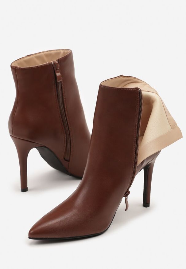 Renee - Brązowe Botki na Szpilce Vices w Klasycznym Stylu Nurivie. Okazja: na co dzień. Zapięcie: zamek. Kolor: brązowy. Obcas: na szpilce. Styl: klasyczny