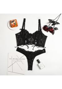 Intica - Komplet bielizny z gorsetowym biustonoszem z koronką Payton. Kolor: czarny. Materiał: koronka. Wzór: koronka #1