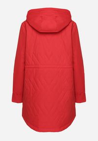 Born2be - Czerwona Pikowana Kurtka Parka z Odpinanym Kapturem na Suwak Ściągana w Talii Ericeas. Okazja: na co dzień. Kolor: czerwony. Materiał: jeans. Długość rękawa: długi rękaw. Długość: długie. Styl: sportowy, wizytowy, casual, elegancki #6