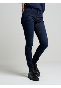 Big-Star - Spodnie jeans damskie zwężane Adela 730. Stan: podwyższony. Kolor: niebieski