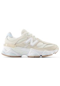 Buty dziecięce New Balance PC9060AA – beżowe. Okazja: na co dzień, na uczelnię. Kolor: beżowy. Materiał: guma, materiał, skóra, syntetyk. Szerokość cholewki: normalna. Sport: turystyka piesza