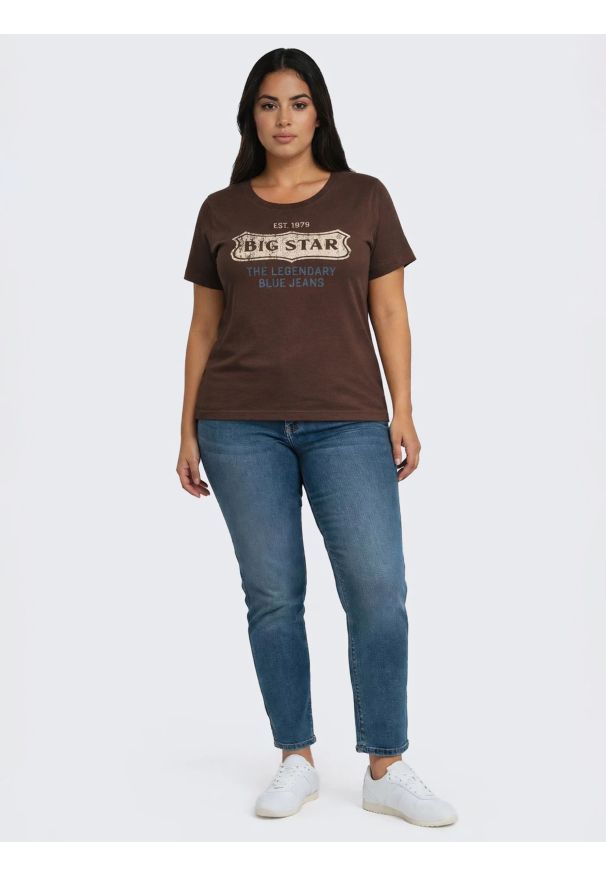 Big-Star - Koszulka damska z linii Authentic z logo BIG STAR brązowa Rissmelna 804. Okazja: na co dzień. Kolor: brązowy. Materiał: dzianina. Wzór: nadruk. Sezon: zima, jesień. Styl: casual, klasyczny