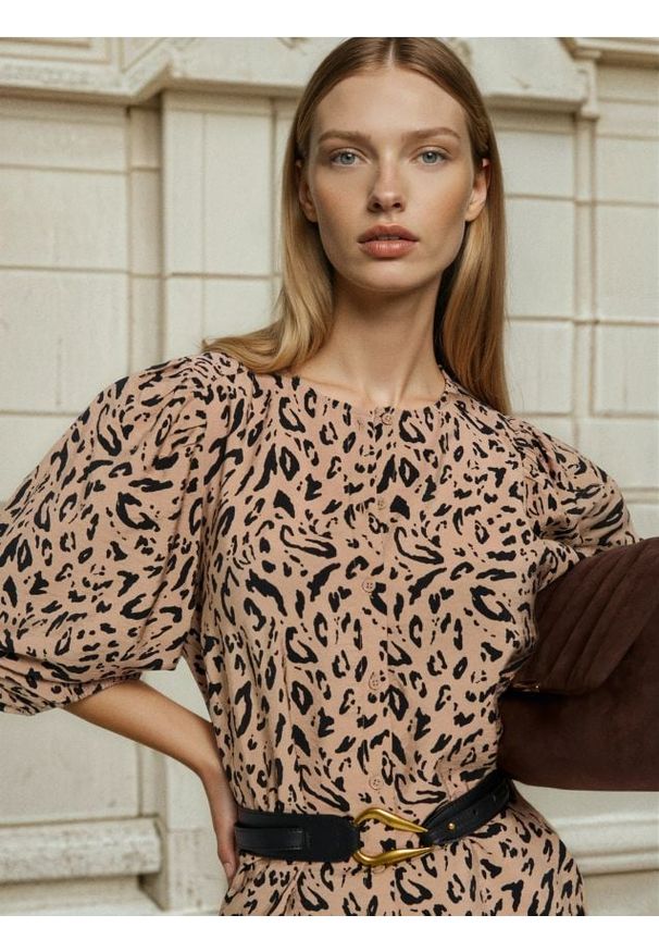 Sinsay - Wiskozowa bluzka koszulowa z bufiastymi rękawami - wielobarwny. Materiał: wiskoza