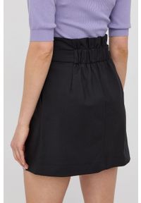 Morgan spódnica kolor czarny mini rozkloszowana. Kolor: czarny. Materiał: tkanina