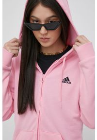 Adidas - adidas bluza damska kolor różowy z kapturem z nadrukiem. Okazja: na co dzień. Typ kołnierza: kaptur. Kolor: różowy. Materiał: materiał. Wzór: nadruk. Styl: casual