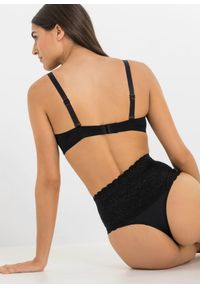 bonprix - Stringi o średnim stopniu modelowania sylwetki (2 pary). Kolor: czarny. Materiał: koronka. Wzór: koronka #3