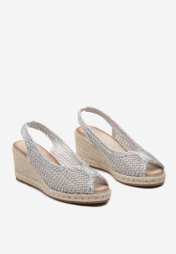 Renee - Srebrne Sandały z Plecionki na Koturnie bez Pięty Ariveta. Kolor: srebrny. Materiał: len, jeans. Obcas: na koturnie. Wysokość obcasa: średni
