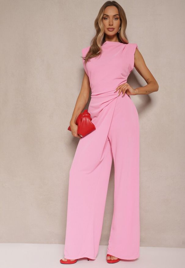 Renee - Różowy Kombinezon Bez Rękawów z Szeroką Nogawką i Marszczeniem Sepellia. Kolor: różowy. Długość rękawa: bez rękawów. Styl: elegancki