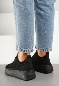 Renee - Czarne Sneakersy na Platformie z Ażurowym Wykończeniem Isdisane. Okazja: na co dzień. Zapięcie: sznurówki. Kolor: czarny. Materiał: jeans. Wzór: ażurowy. Obcas: na platformie