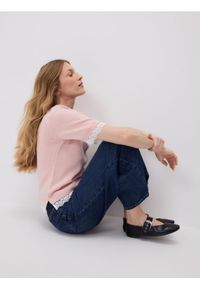 Reserved - Sweter z dodatkiem wełny - pastelowy róż. Kolor: różowy. Materiał: wełna