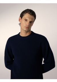 Reserved - Sweter z wełną - granatowy. Kolor: niebieski. Materiał: wełna #1