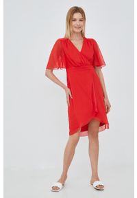 Vila sukienka kolor czerwony mini rozkloszowana. Kolor: czerwony. Materiał: tkanina, poliester. Typ sukienki: rozkloszowane. Długość: mini #3