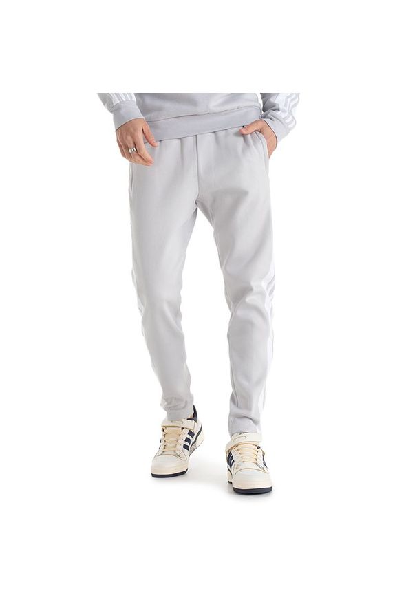 Adidas - Spodnie adidas Squadra 21 Sweat Pants GT6644 - szare. Kolor: szary. Materiał: dresówka, bawełna, materiał, poliester