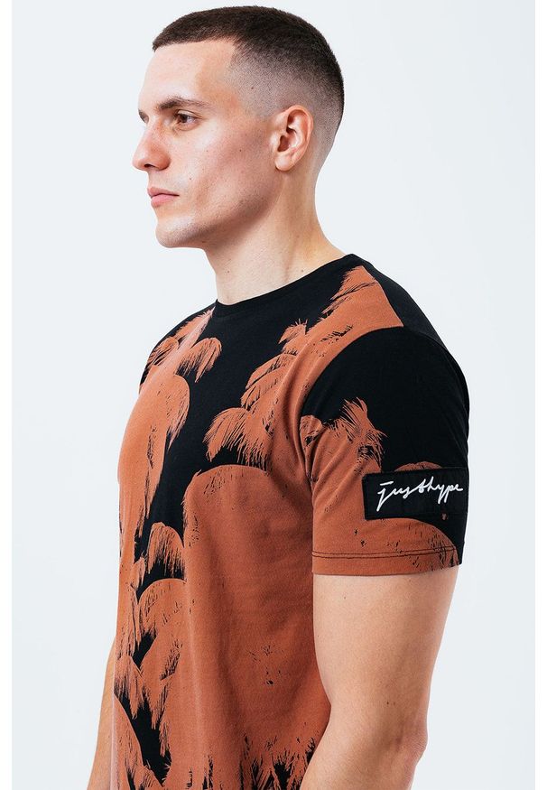 Hype T-shirt bawełniany PALM BRONZE kolor brązowy wzorzysty. Kolor: brązowy. Materiał: bawełna