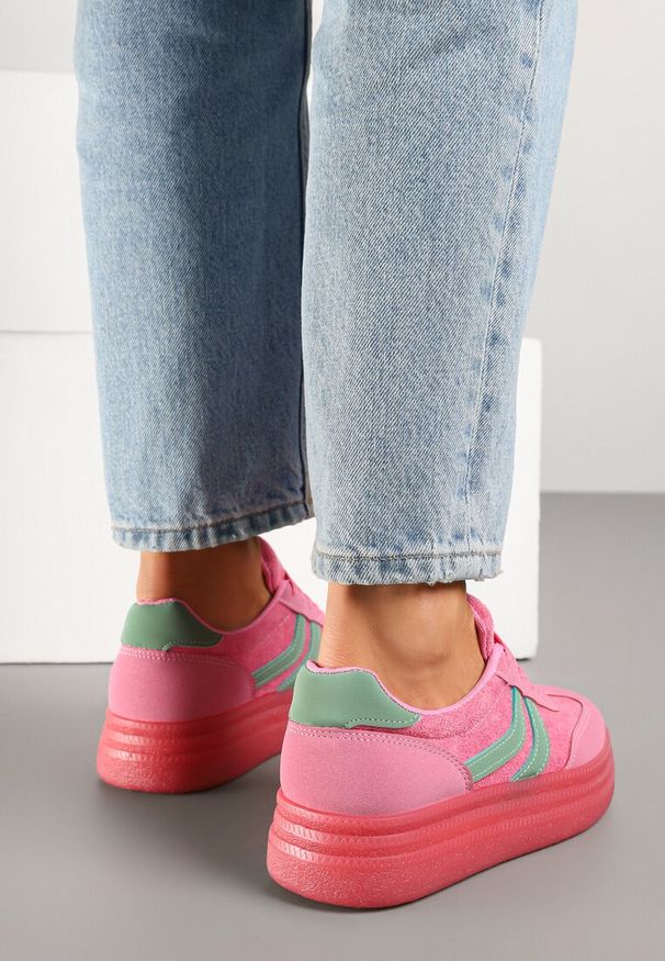 Renee - Fuksjowe Sneakersy Typu Kultowe Tenisówki na Niskiej Platformie Olritia. Nosek buta: okrągły. Zapięcie: sznurówki. Kolor: różowy. Materiał: materiał. Obcas: na platformie. Wysokość obcasa: niski