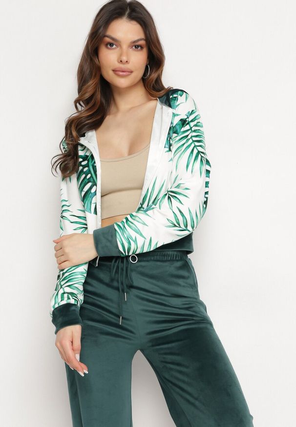Born2be - Ciemnozielony Welurowy Komplet Dresowy Bluza z Florystycznym Printem i Szerokie Spodnie Taniussa. Kolor: zielony. Materiał: welur, dresówka. Wzór: nadruk