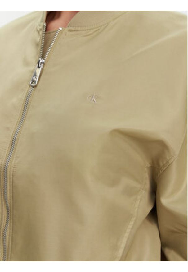 Calvin Klein Jeans Kurtka bomber Hero LV047B528G Beżowy Relaxed Fit. Kolor: beżowy. Materiał: syntetyk