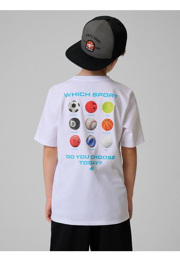 4f - 4F T-shirt regular z nadrukiem chłopięcy - biały 164 (13-14 lat). Okazja: na co dzień, na uczelnię. Kolor: biały. Materiał: materiał. Wzór: nadruk. Sezon: lato. Styl: casual, sportowy