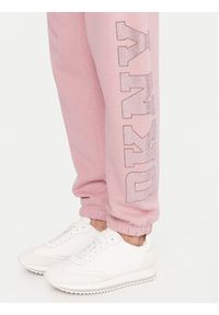 DKNY Sport Spodnie dresowe DP5P3737 Różowy Regular Fit. Kolor: różowy. Materiał: bawełna #4