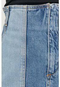 The Kooples spódnica jeansowa mini rozkloszowana. Kolor: niebieski. Materiał: jeans
