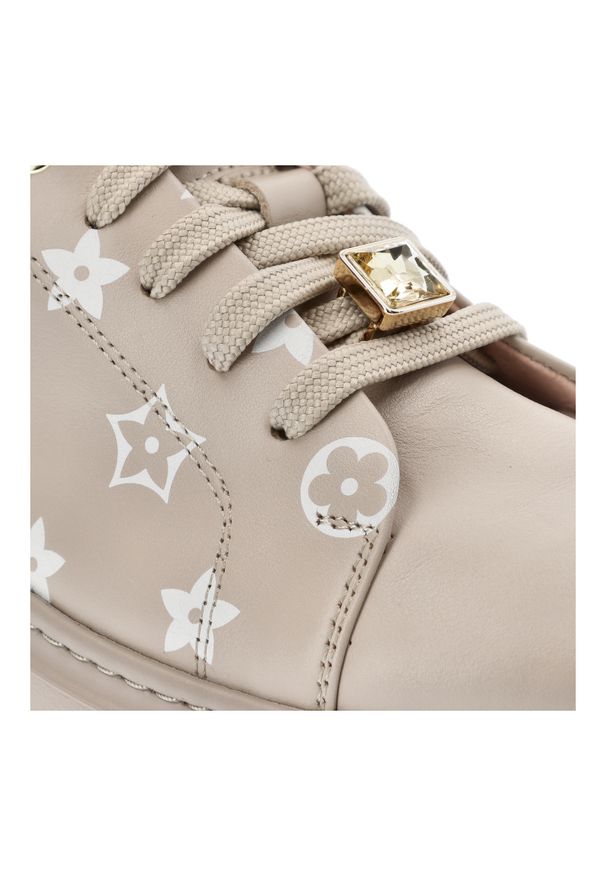 Beżowe Sneakersy Libero Półbuty Damskie Premium. Okazja: na co dzień. Kolor: beżowy. Materiał: skóra. Wzór: kwiaty. Styl: elegancki, casual