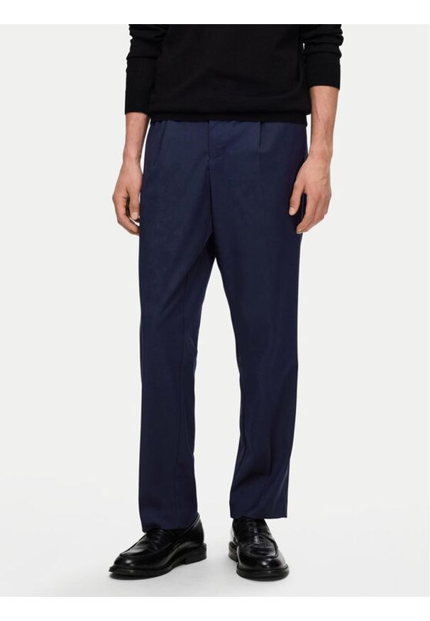 Selected Homme Spodnie materiałowe 16094358 Granatowy Tapered Fit. Kolor: niebieski. Materiał: syntetyk, wiskoza