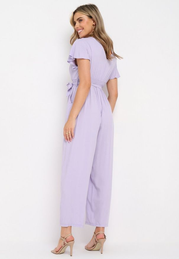 Born2be - Fioletowy Kombinezon z Wiskozy Cephinous. Okazja: na co dzień. Kolor: fioletowy. Materiał: wiskoza. Długość rękawa: krótki rękaw. Długość: krótkie. Wzór: jednolity. Sezon: lato. Styl: casual