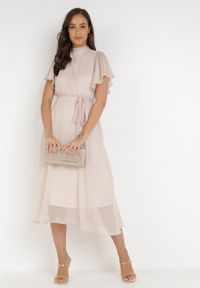 Born2be - Beżowa Sukienka o Rozkloszowanym Kroju z Wiązaniem Acsophia. Kolor: beżowy. Materiał: tkanina, materiał. Długość rękawa: krótki rękaw. Styl: wizytowy, elegancki. Długość: midi #6