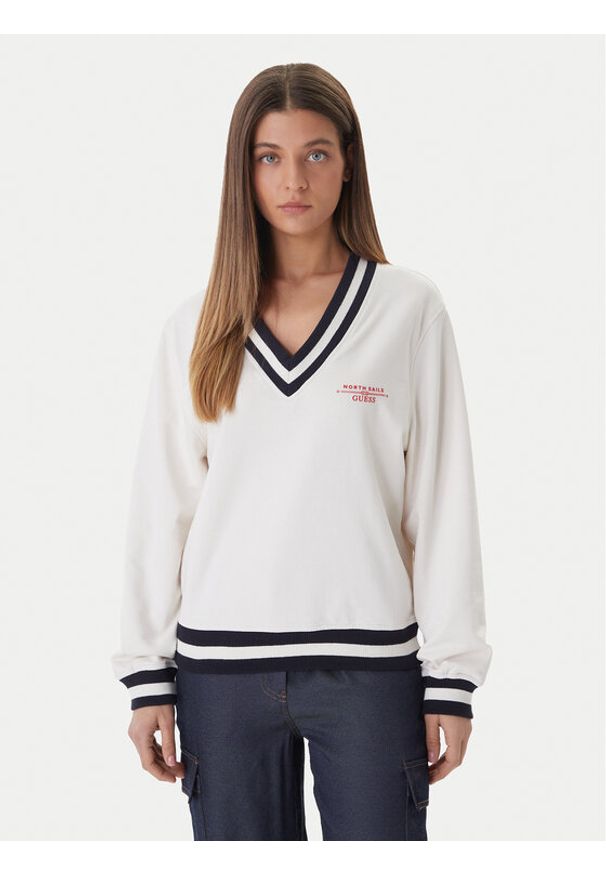 Guess Bluza GUESS x NORTH SAILS W6GQ11 K3480 Écru Regular Fit. Kolor: kremowy. Materiał: bawełna
