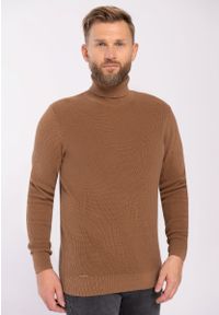 Volcano - Sweter z golfem S-ARTHUR. Okazja: na co dzień. Typ kołnierza: golf. Kolor: kremowy. Materiał: materiał, bawełna. Wzór: ze splotem. Styl: casual, klasyczny #1