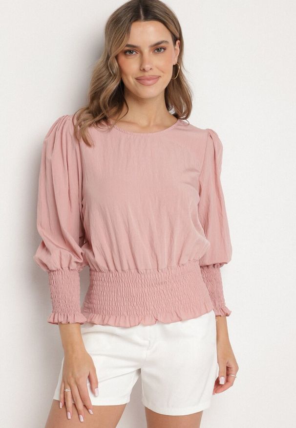 Born2be - Ciemnoróżowa Bluzka z Wiskozą i Ściągaczami Velio. Okazja: na co dzień, na spotkanie biznesowe. Kolor: różowy. Materiał: wiskoza. Styl: casual, biznesowy, elegancki