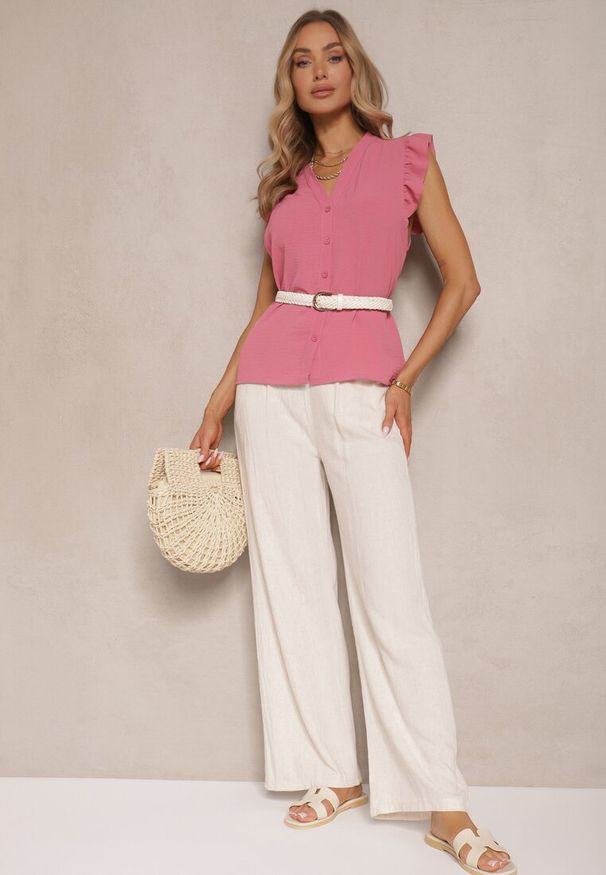 Renee - Różowa Koszula z Ozdobnymi Falbankami Arilene. Okazja: na co dzień. Typ kołnierza: kołnierz z falbankami. Kolor: różowy. Materiał: jeans. Styl: casual