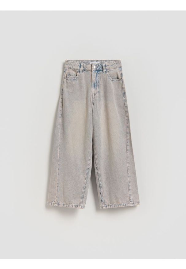 Reserved - Jeansy barrel fit - niebieski. Kolor: niebieski