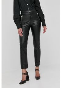 Custommade spodnie skórzane damskie kolor czarny proste high waist. Okazja: na co dzień. Stan: podwyższony. Kolor: czarny. Materiał: skóra. Styl: casual