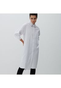 Reserved - Koszulowa sukienka midi - Biały. Kolor: biały. Typ sukienki: koszulowe. Długość: midi