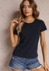 Renee - Granatowy Bawełniany T-shirt Melinthe. Okazja: na co dzień. Kolor: niebieski. Materiał: bawełna. Długość rękawa: krótki rękaw. Długość: krótkie. Styl: casual #5