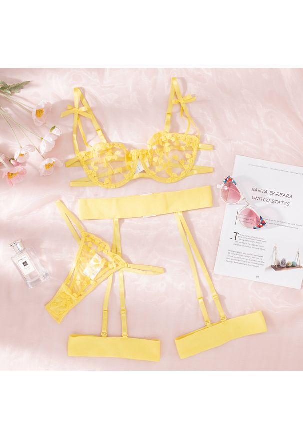 Intica - Komplet bielizny koronkowy z kokardkami Walentina. Kolor: żółty. Materiał: koronka. Wzór: koronka