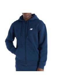 Bluza New Balance MJ43902NNY - granatowa. Typ kołnierza: kaptur. Kolor: niebieski. Materiał: bawełna, dresówka, poliester. Wzór: napisy. Styl: klasyczny #1