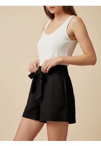 Sinsay - Szorty z wiązaniem w pasie - czarny. Kolor: czarny #1