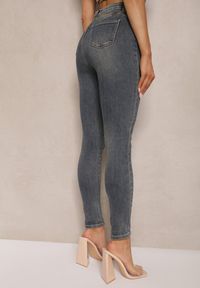 Renee - Granatowe Jeansy Typu Skinny z Bawełny High waist Pallione. Okazja: na co dzień. Stan: podwyższony. Kolor: niebieski. Wzór: aplikacja. Styl: klasyczny, casual