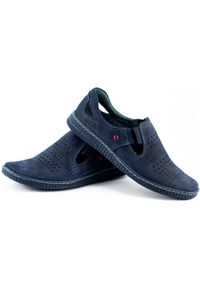 KOMODO Buty męskie wsuwane 864 granatowe niebieskie. Okazja: na co dzień. Zapięcie: bez zapięcia. Kolor: niebieski. Materiał: jeans, skóra. Wzór: paski. Sezon: wiosna, jesień, lato. Styl: casual, wakacyjny #2