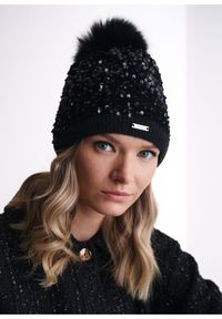 Ochnik - Cekinowa czapka damska. Kolor: czarny. Materiał: materiał. Wzór: aplikacja. Sezon: zima #1