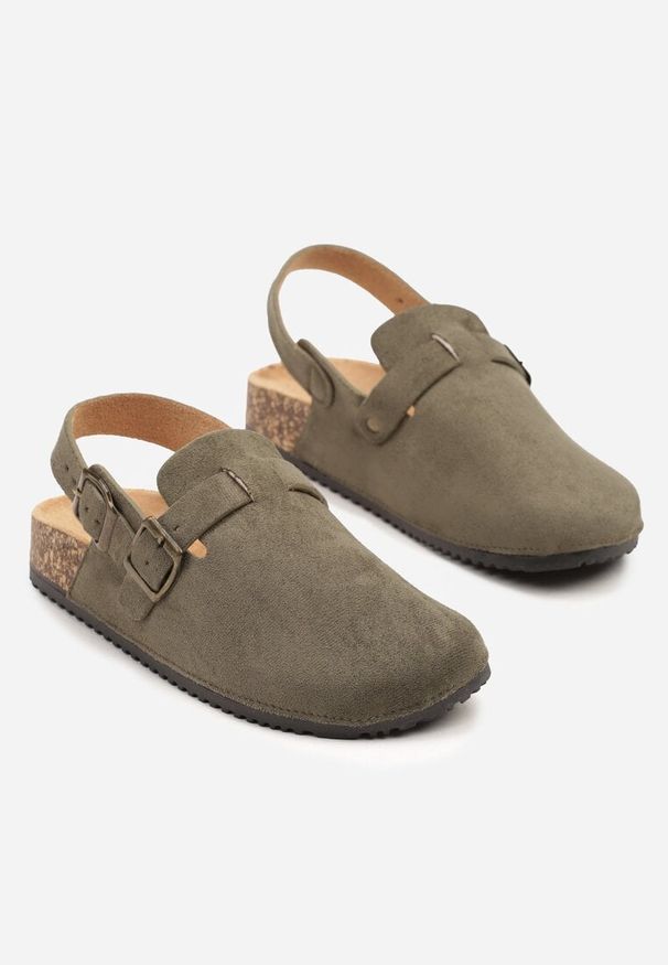 Born2be - Zielone Klapki Chodaki z Klamerką i Paskiem na Pięcie Norilsa. Okazja: na co dzień. Kolor: zielony. Materiał: jeans. Obcas: na obcasie. Styl: casual. Wysokość obcasa: niski