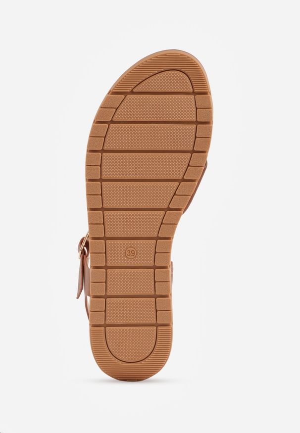 Born2be - Ciemnobrązowe Sandały VICES na Płaskiej Podeszwie z Paskiem w Kształcie X Doriven. Okazja: na co dzień, na randkę, na spacer. Zapięcie: pasek. Kolor: brązowy. Materiał: len. Sezon: lato. Obcas: na płaskiej podeszwie. Styl: casual, elegancki