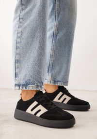 Born2be - Czarne Skórzane Sneakersy na Kauczukowej Podeszwie z Geometrycznym Motywem Shytyse. Kolor: czarny. Materiał: kauczuk, skóra. Wzór: geometria #1