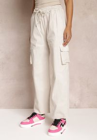 Renee - Szare Spodnie Cargo z Szerokimi Nogawkami i Gumką w Talii Zael. Okazja: na co dzień. Kolor: szary. Wzór: aplikacja. Styl: casual #5