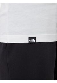 The North Face Longsleeve Fine NF0A8A6P Biały Regular Fit. Kolor: biały. Materiał: bawełna. Długość rękawa: długi rękaw #4