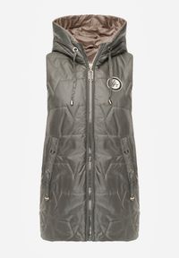 Born2be - Zielona Pikowana Kamizelka o Długim Kroju z Nieodpinanym Kapturem i Aplikacją Koretes. Okazja: na co dzień. Kolor: zielony. Materiał: prążkowany, poliester. Długość: długie. Wzór: aplikacja. Styl: casual #5